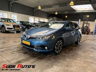 Coche accidentado Toyota Auris 1.8 Hybrid Lease Pro 2016/10