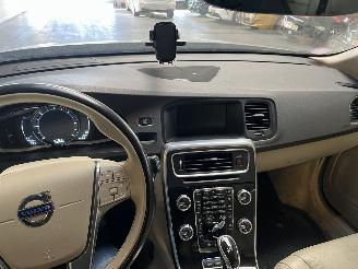 Volvo V-60 2.4 D6 Twin Engine R-Design NL NAP! picture 22