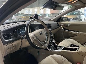 Volvo V-60 2.4 D6 Twin Engine R-Design NL NAP! picture 17