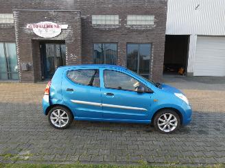 Damaged car Suzuki Alto 1.0 SILVER-LINE AIRCO 2011/8