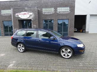 Auto incidentate Volkswagen Passat VARIANT 1.6 FSI TRENDLINE 2005/9