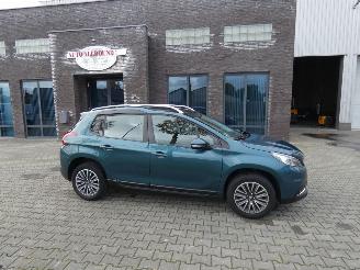 Voiture accidenté Peugeot 2008 1.2 PureT. Blue Lion 2018/1