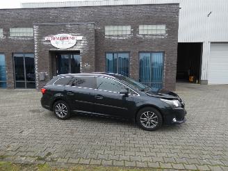 Unfallwagen Toyota Avensis Wagon 1.8 VVTi Business 2014/4