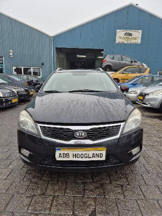 demontáž osobní automobily Kia Cee d Sporty Wagon (EDF) Combi 1.6 CVVT 16V (G4FC4) [93kW] [125PK] 2010/1