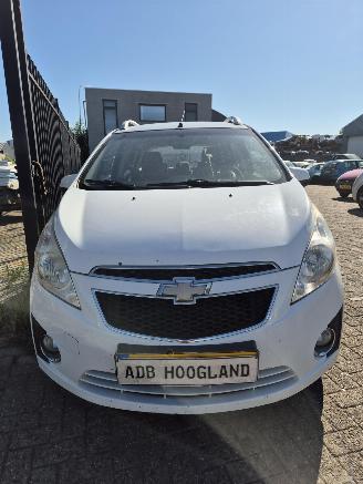 demontáž osobní automobily Chevrolet  Spark (M300) Hatchback 1.0 16V Bifuel (LMT) [48kW] 2011/1