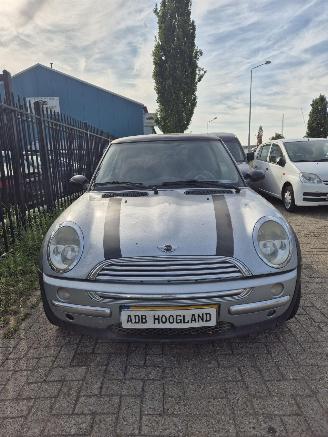 Sloopauto Mini One Cooper (R50) Hatchback 1.6 16V Cooper (W10-B16A) [85kW] 5-BAK 2001/1