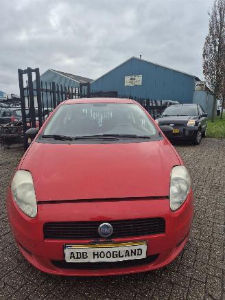 Dezmembrări autoturisme Fiat Grande Punto (199) Hatchback 1.2 (199.A.4000(Euro 4)) [48kW] 5-BAK 2008/1