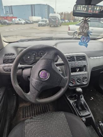 Fiat Grande Punto (199) Hatchback 1.2 (199.A.4000(Euro 4)) [48kW] 5-BAK picture 9