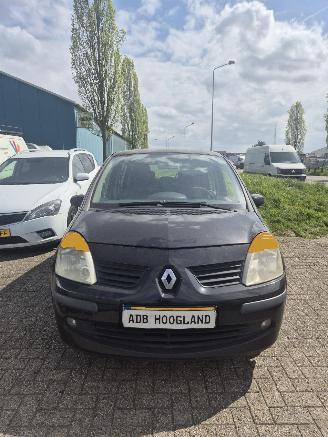 Autoverwertung Renault Modus (JP) MPV 1.2 16V (D4F-740(D4F-D7)) [55kW] 5-BAK 2004/1