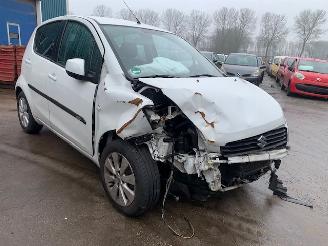 Vrakbiler auto Suzuki Splash Splash MPV 1.0 12V (K10B) [48kW] 2010/4