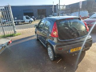 Peugeot 107 1.0 12V picture 6