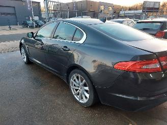 Jaguar XF 2.2 D Luxury picture 4