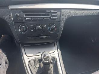 BMW 1-serie 1 serie (E81) Hatchback 3-drs 118d 16V picture 10