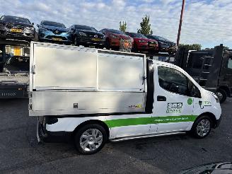 krockskadad bil bedrijf Nissan E-NV200 40 kWh 80KW Kieper Autom. Clima Navi Business Zwaailicht NAP 2020/2