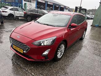 Vaurioauto  passenger cars Ford Focus 1.0 Ecoboost 92KW Hybrid Titanium X Clima Navi Camera Led Business NAP 2021/3