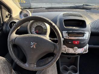 Peugeot 107 1.0-12V 50KW Automaat Airco 5-Drs XS NAP picture 8