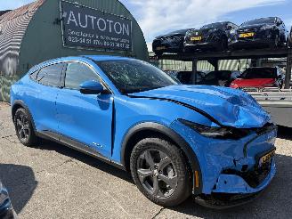 Schadeauto Ford Mustang Mach-e 75 kWh 2023/1