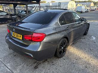 Unfallwagen BMW 3-serie 330e 135KW Autom. Clima Navi Leer Schuifdak High Executive NAP 2016/12