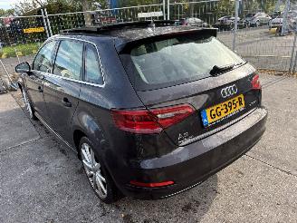 skadebil auto Audi A3 1.4 E-Tron 110KW Autom. Pano Clima Navi Led S-Line NAP 2015/5
