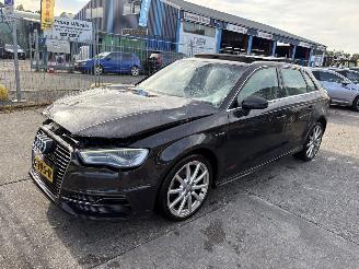 uszkodzony samochody osobowe Audi A3 1.4 E-Tron 110KW Autom. Pano Clima Navi Led S-Line NAP 2015/5