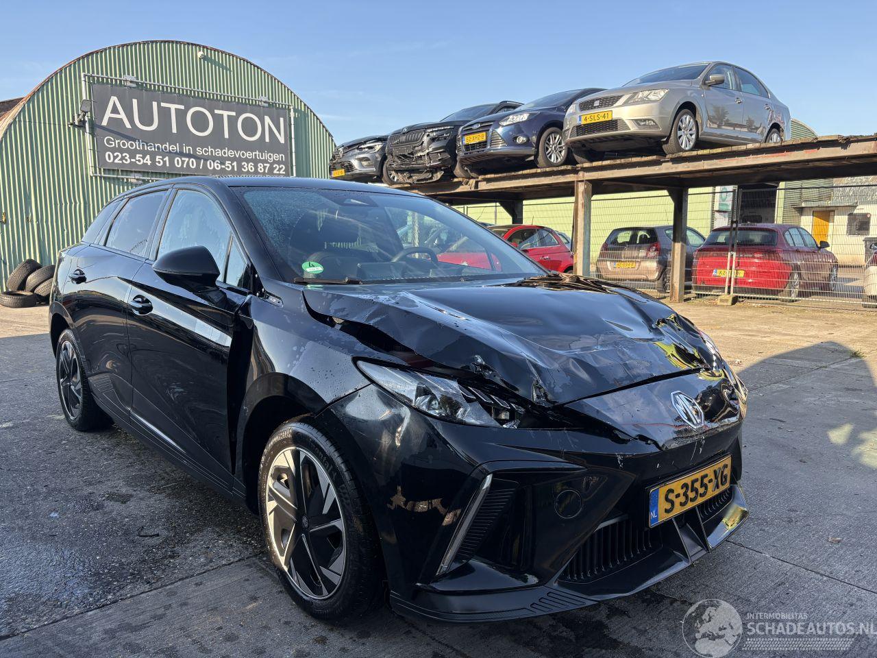 MG MG4 64 kWh 150KW Electric Luxury Navi Clima 360View NAP