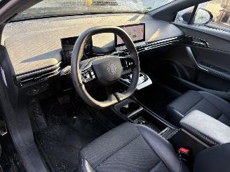 MG MG4 64 kWh 150KW Electric Luxury Navi Clima 360View NAP picture 6