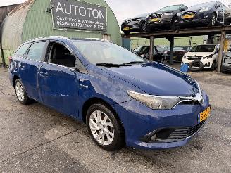Unfallwagen Toyota Auris Touring Sports 1.8 Hybrid 73KW Clima Navi Camera Led Xenon Aspiration NAP 2018/4