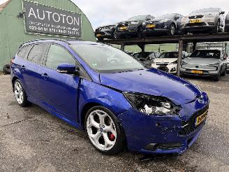 krockskadad bil auto Ford Focus 2.0 ST-3 250PK Ecoboost Clima Recaro Sport Stoelen 2013/6