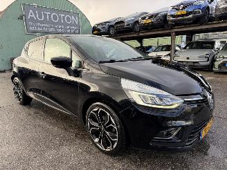 krockskadad bil auto Renault Clio 0.0 TCE 66KW Clima Navi Led 5-drs 2017/4