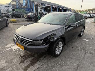 Coche accidentado Volkswagen Passat 1.6 TDI 88KW DSG Clima Navi Comfortline 2018/1