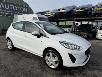 damaged passenger cars Ford Fiesta 1.1 52KW Clima 5-Deurs NAP 2018/4