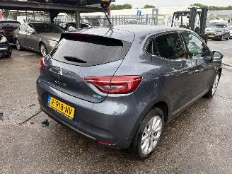 Coche accidentado Renault Clio 1.6 E-Tech Hybrid 140 R.S. Line 69&24kW 2022/2