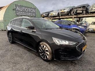 Vaurioauto  passenger cars Ford Focus 1.0 Ecoboost 92KW Hybrid Clima Navi Led Titanium NAP 2022/12
