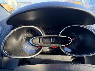 Renault Clio 0.9 TCE 66KW Airco Navi Led Limited picture 13