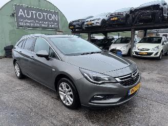 Schadeauto Opel Astra 1.0 77KW Autom. Schuifdak Clima Navi Led Xenon NAP 2017/7