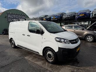 Vaurioauto  passenger cars Opel Vivaro 1.5 CDTI L2H1 Edition 75kW NAP 2021/4