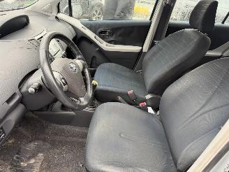 Toyota Yaris 1.3 VVTI 64KW Airco 5-Drs Sol NAP picture 7