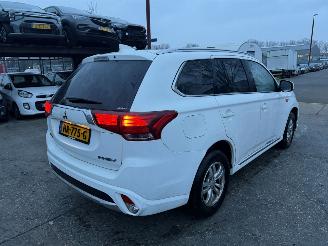 Mitsubishi Outlander 2.0 PHEV 89KW Autom. Clima Navi Led Business Edition NAP picture 3
