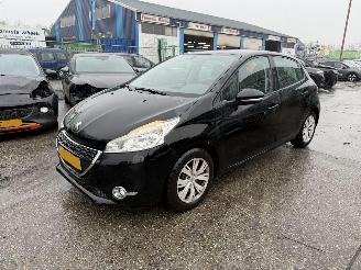 Avarii autoturisme Peugeot 208 1.2 VTI 60KW Blue Lease Airco Navi 5-Drs NAP 2012/7