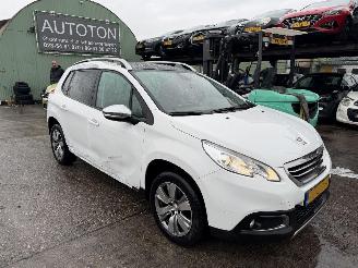 Coche accidentado Peugeot 2008 1.2 81KW Pano Clima Navi Led Allure 2016/5
