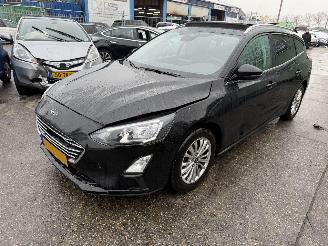 Vaurioauto  passenger cars Ford Focus 1.0 Ecoboost  Autom. Pano 114KW Hybrid Clima Navi Camera ST-Line X Business NAP 2020/10