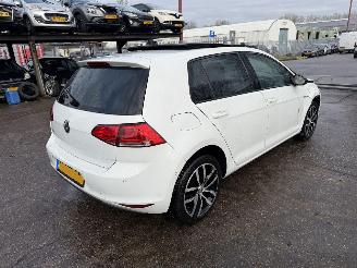 Unfallwagen Volkswagen Golf 1.4 TSI 103KW DSG Pano ACT Highline 2014/4