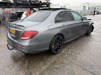 skadebil auto Mercedes E-klasse 63 AMG S 612PK 4MATIC Pano HUD Clima Navi Premium Plus Keramic 2017/5