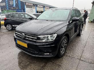 Damaged car Volkswagen Tiguan 1.4 TSI 92KW Clima Navi Camera Vitrual Dash Business R 2017/9