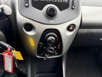 Peugeot 108 1.0 E-VTI 50KW Airco Led 5-Drs Active picture 11