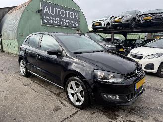 Vaurioauto  passenger cars Volkswagen Polo 1.2 TSI 66KW Highline Clima Navi 5-Drs Bleumotion NAP 2014/2