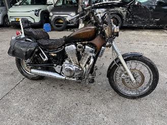 dommages motocyclettes  Suzuki Intruder C 1400 CS Chopper 45KW 1998/1