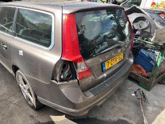 Vrakbiler auto Volvo V-70 V70 (BW), Combi, 2007 / 2016 2.4 D5 20V 205 2010/11