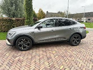 Vaurioauto  passenger cars Renault Arkana E-tech Engineerd 2023/4