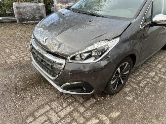 Peugeot 208 1.2 tech edition picture 10